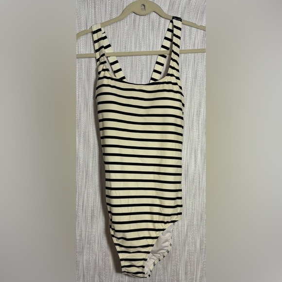 Lands' End Black and Cream One Piece Swimsuit - Picture 1 of 3